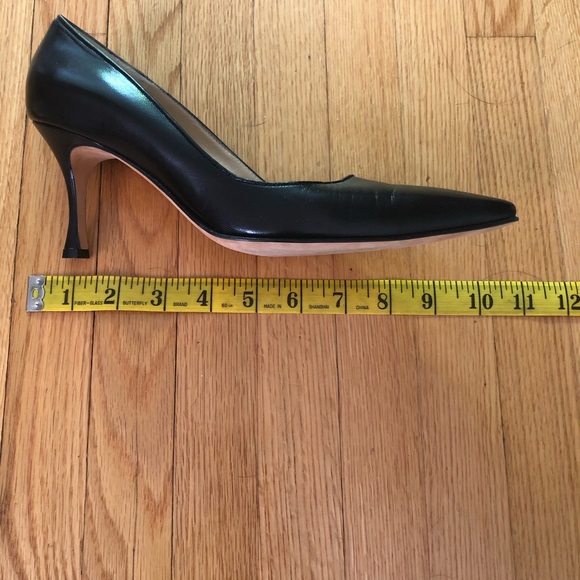 Manolo Blahnik black pointed toe pump 38 - Picture 9 of 9